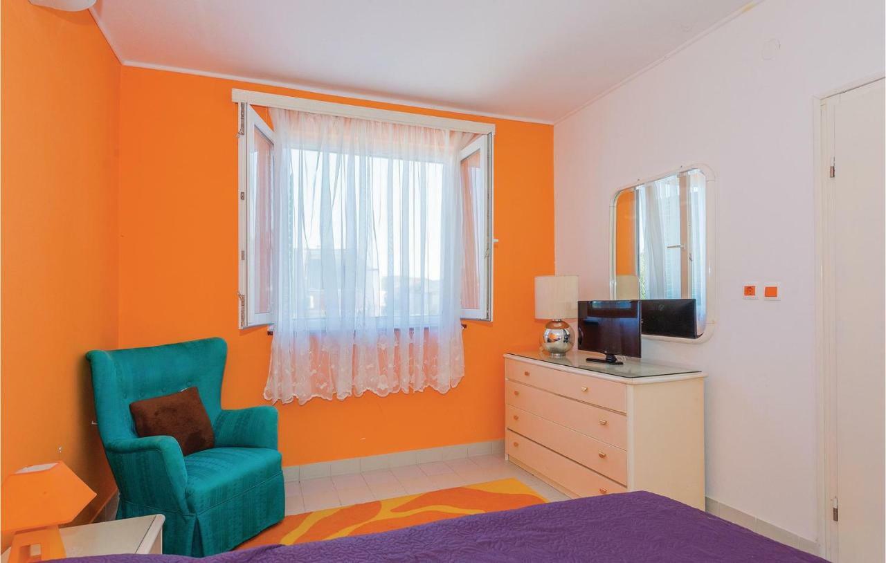 Lovely Apartment In Rogoznica With Wifi Exterior photo